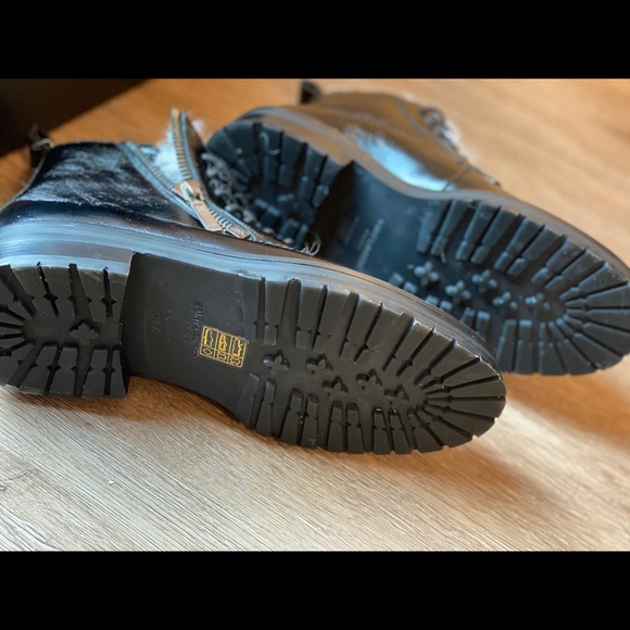 Saint Laurent- William shearling lined boots - Picture 5 of 11